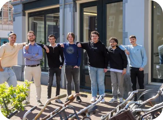 Mask group (39) CloudConnected Team: IT management Amsterdam